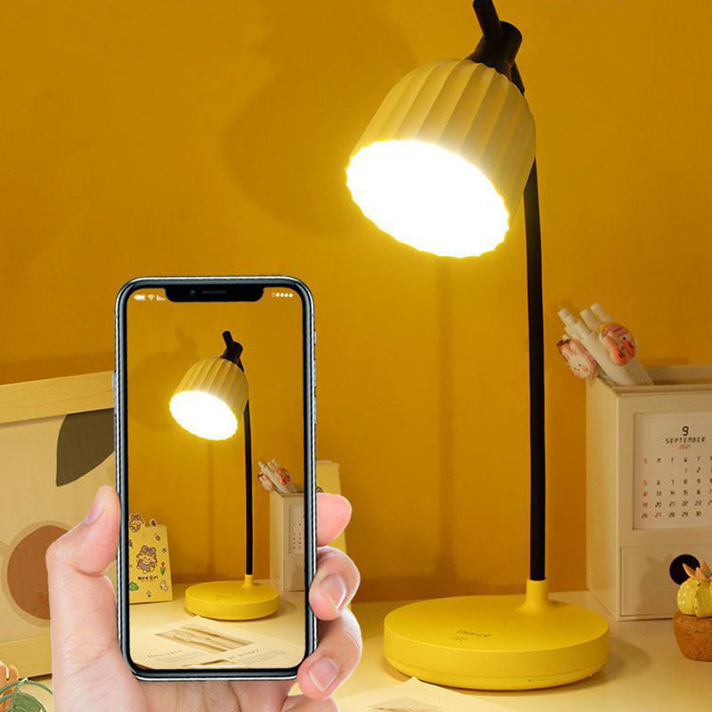 Charly | Adjustable LED Desk Lamp | Modern Minimalist Design | Dimmable