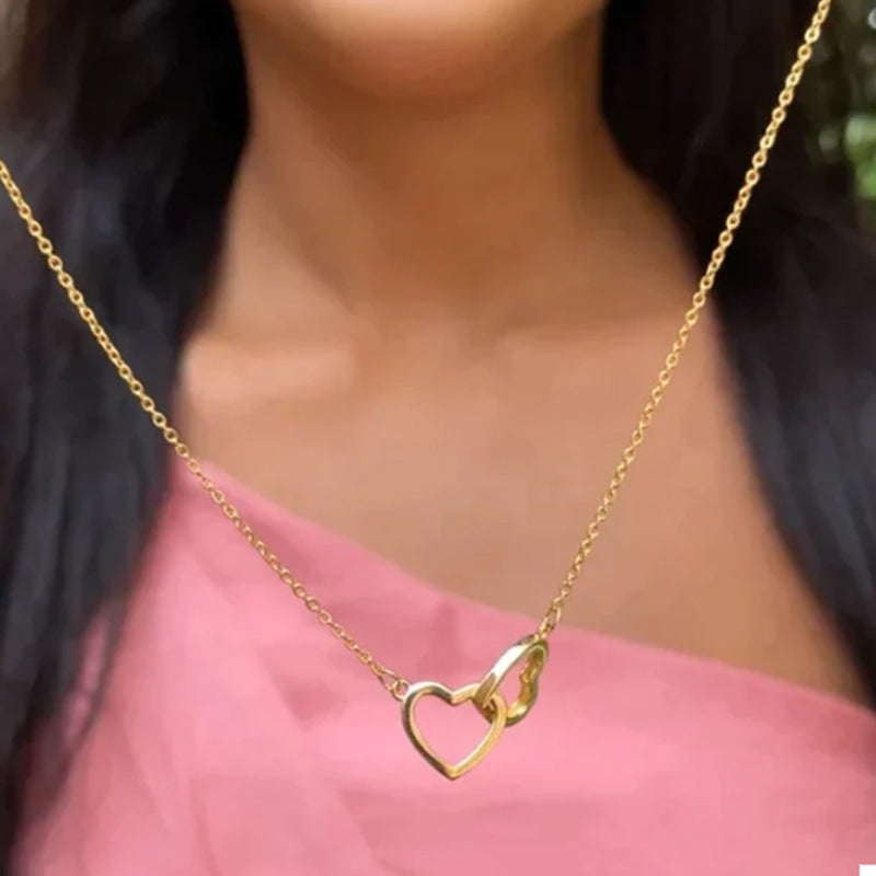 Charly | Heart Necklace with Rotating Rose Gift Box