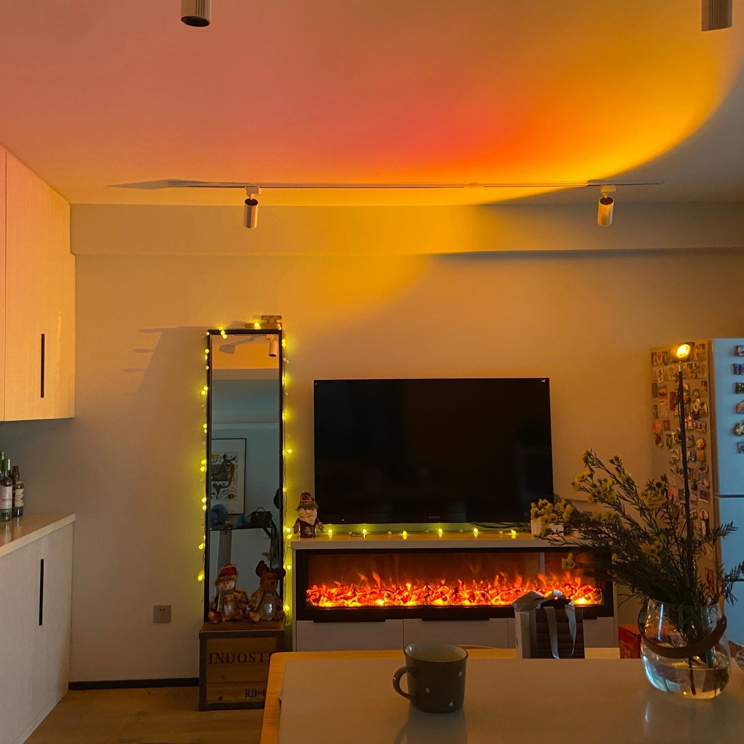 Charly | LED Color Projector Floor Lamp | Minimalist Halo Light Effect