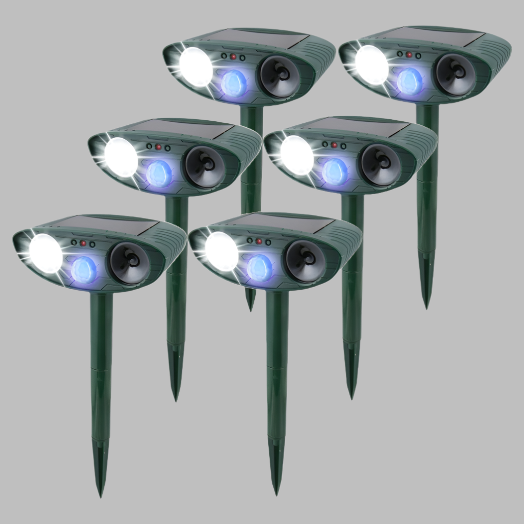 Charly | Solar Powered Ultrasonic Garden Pest Repeller with Flashing Light