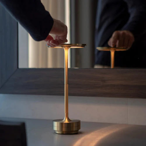 Charly | Wireless LED Table Lamp - Modern Sculptural Design