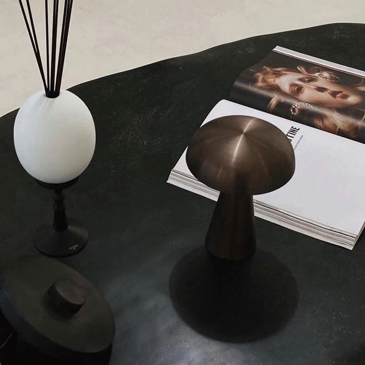 Charly | Wireless Table Lamp | Rechargeable Mushroom Design