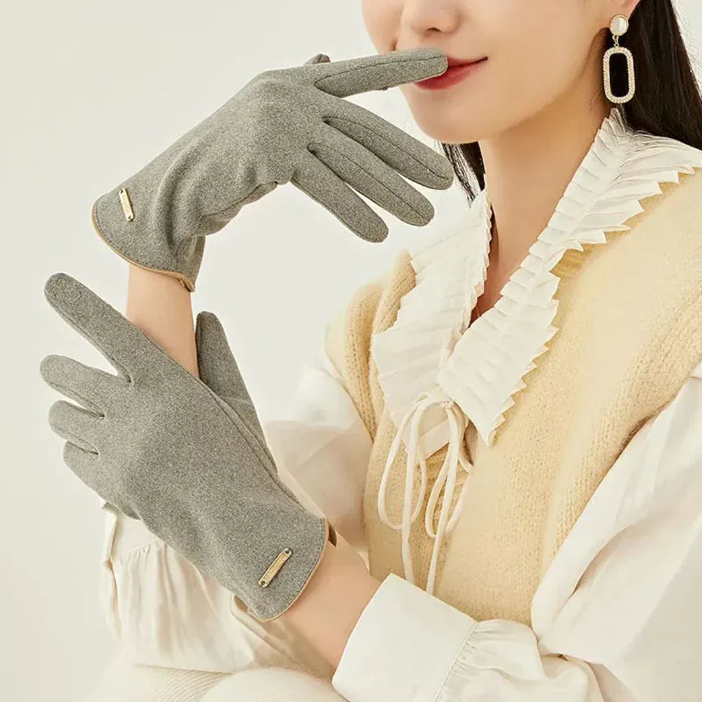 Classic Sweden Women's Gloves - SuaveTouch
