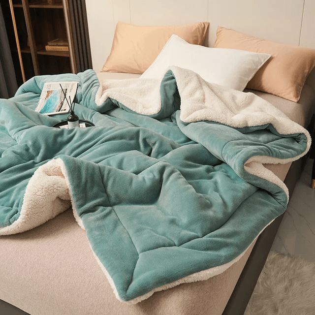 COZYLUXE – Luxurious Fleece Blanket for Comfort & Warmth