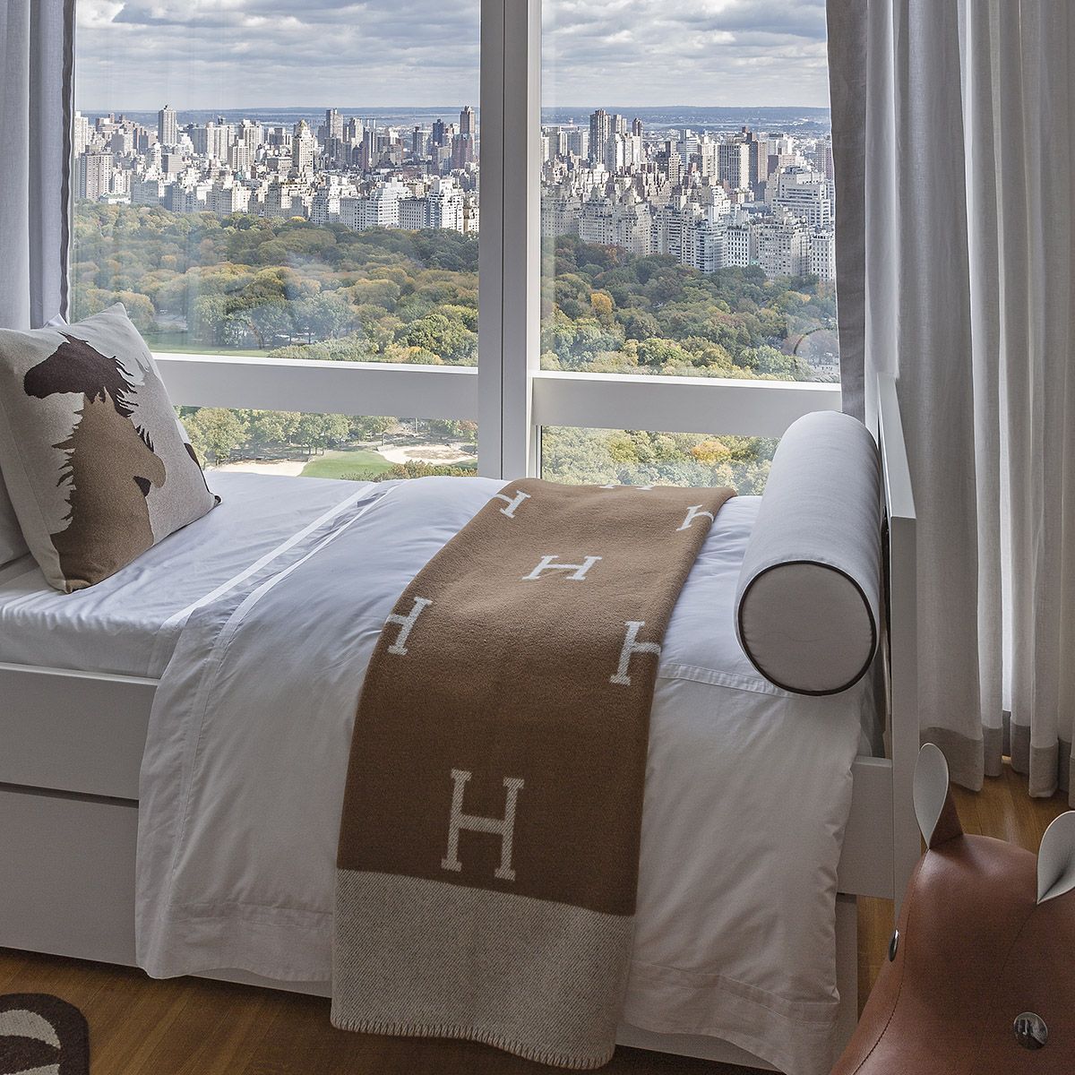 Elegant Blanket for a Stylish Home - LuxBlanket