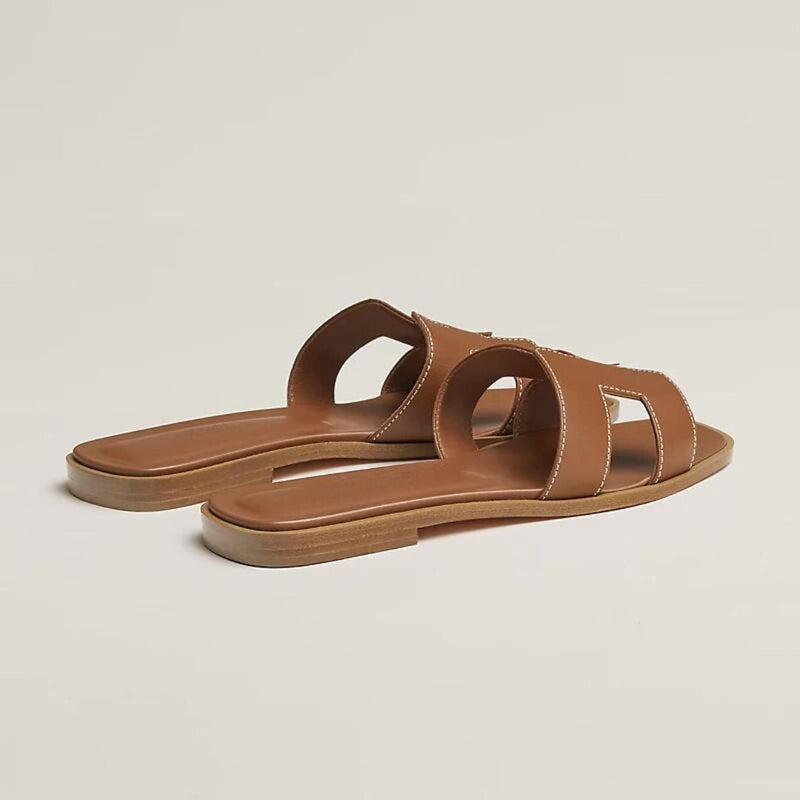 Margot – Flat sandals with straps and non-slip sole