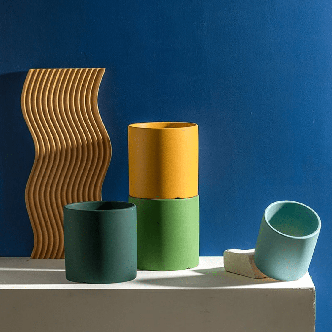 PLANTIVA – Elegant flowerpot made of ceramic with saucer