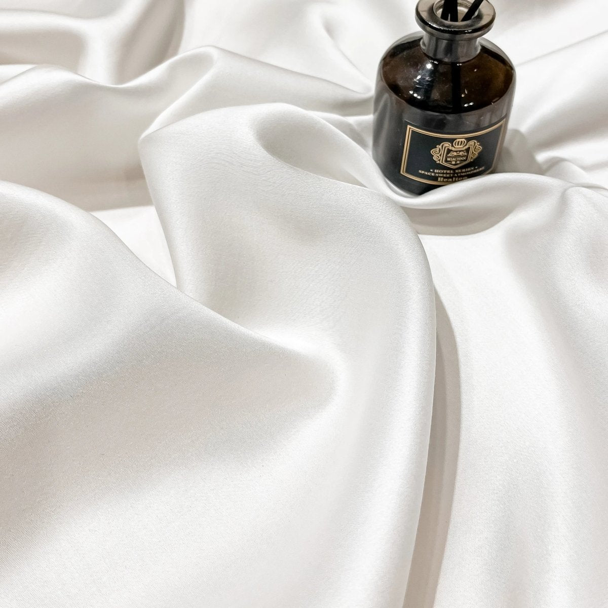 SILKLYRA – Elegant Fitted Sheet Made of Long-Staple Cotton with Deep Pocket