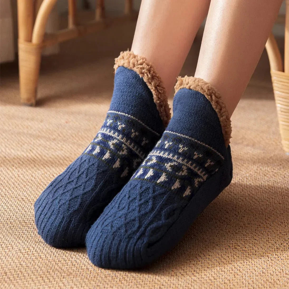 SNOWSOFT – Thick velvet house socks for sleep & cozy indoor comfort